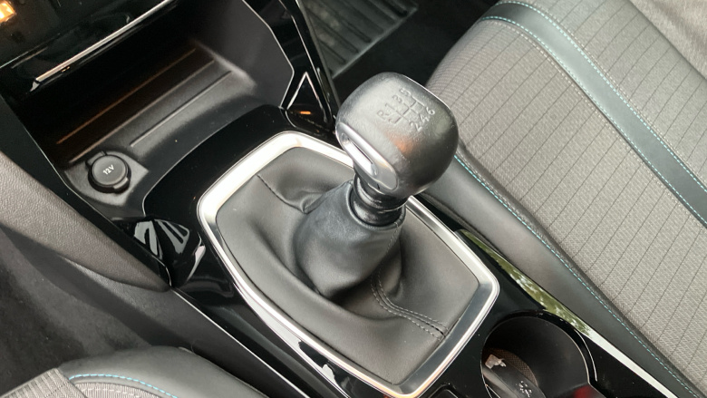 Peugeot 208 1.2 PureTech 100 Allure Premium 5dr Petrol Hatchback